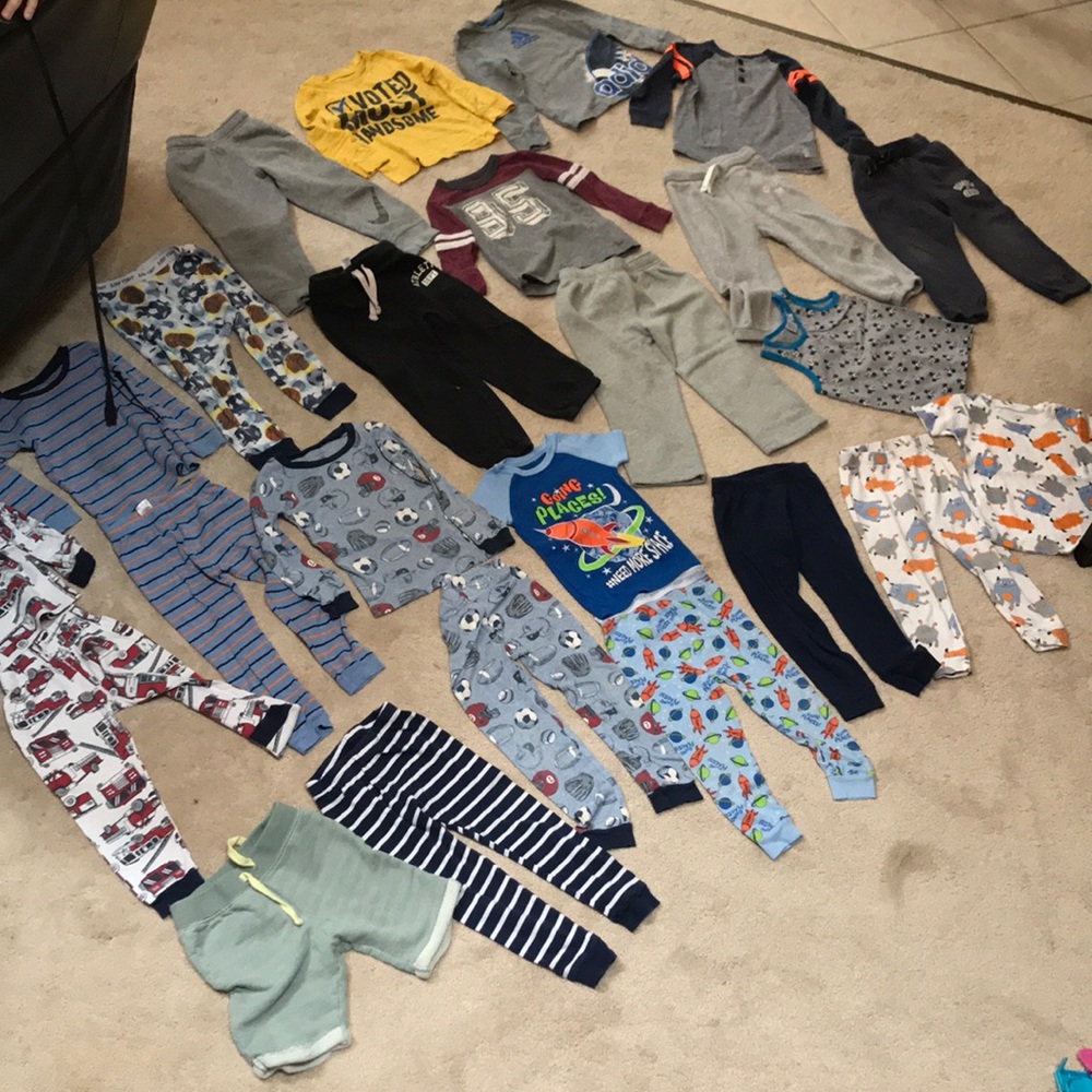 Boys 3 t clothes all 24 pc